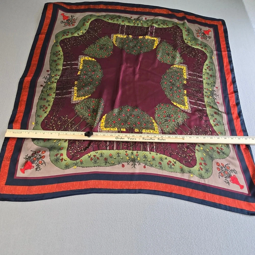 N/A square silk